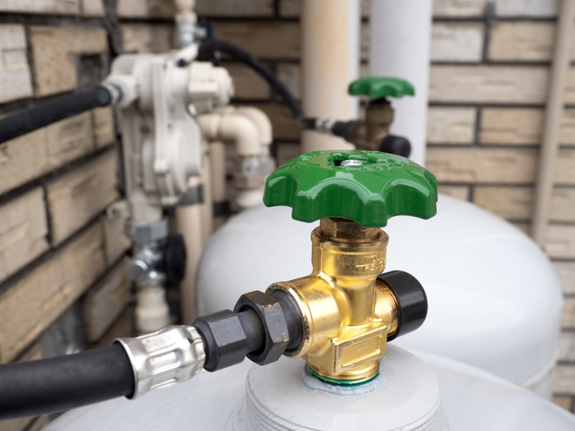 Green valve on gas cylinder system